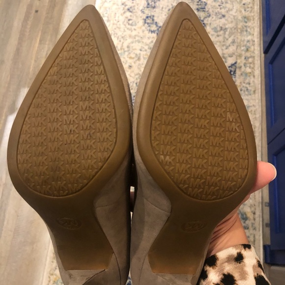 Michael Kors Pumps - Picture 4 of 9